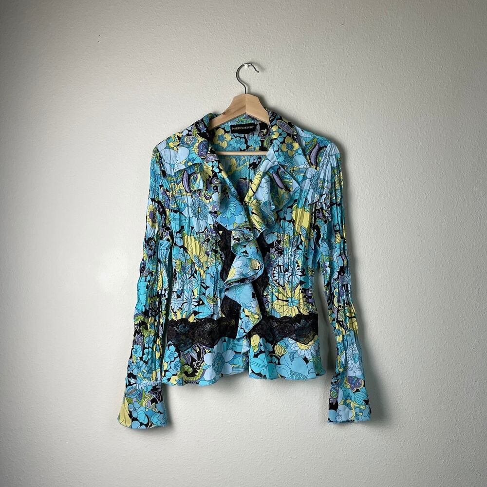 Y2K vintage 2000s plisse textured floral ruffle bell sleeve top | size s - m